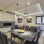 President Apartment *