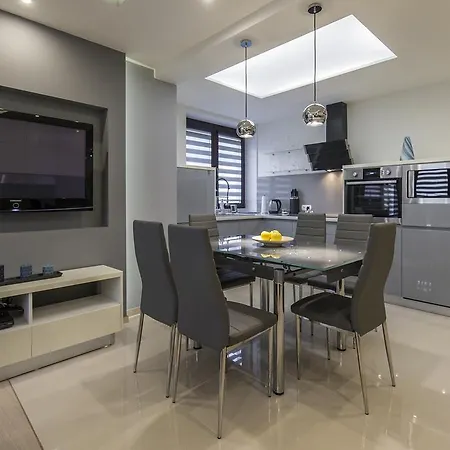 דירה President זקופאנה